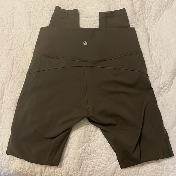 Lululemon In Movement 28” everlux leggings olive green - Picture 3 of 10